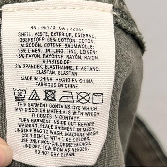 Anthropologie Embroidered Wanderer Utility
Pants Size 26 - Picture 9 of 10